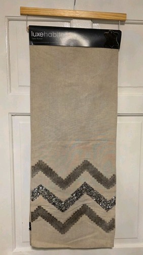 Luxe habitat table runner with