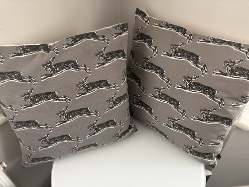 Two running hares - *, rabbits