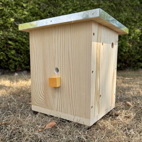 Large wooden bumble bee - wooden,